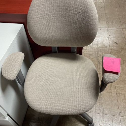 <br><b>Used Office Chair</b><br>Steelcase Criterion<br>$150 