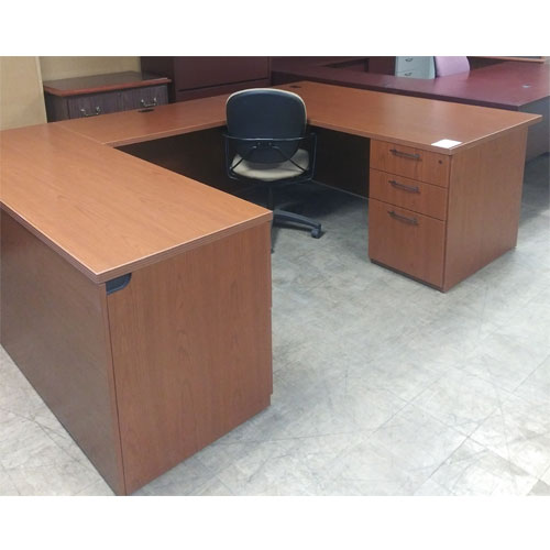 <br><b>Used U-Shape Desk</b><br><br>$1000